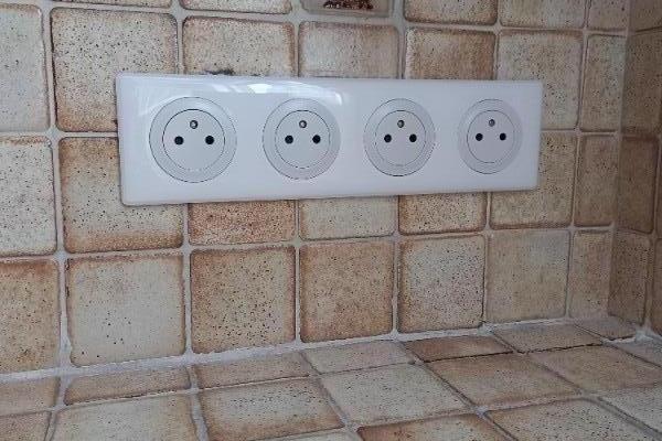 Modernisez votre espace avec de nouvelles prises et interrupteurs via Terrien electricité sur Maromme