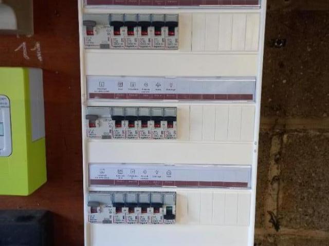 Tableau électrique, pilier de la sécurité de votre installation électrique avec Terrien electricité sur Cailly
